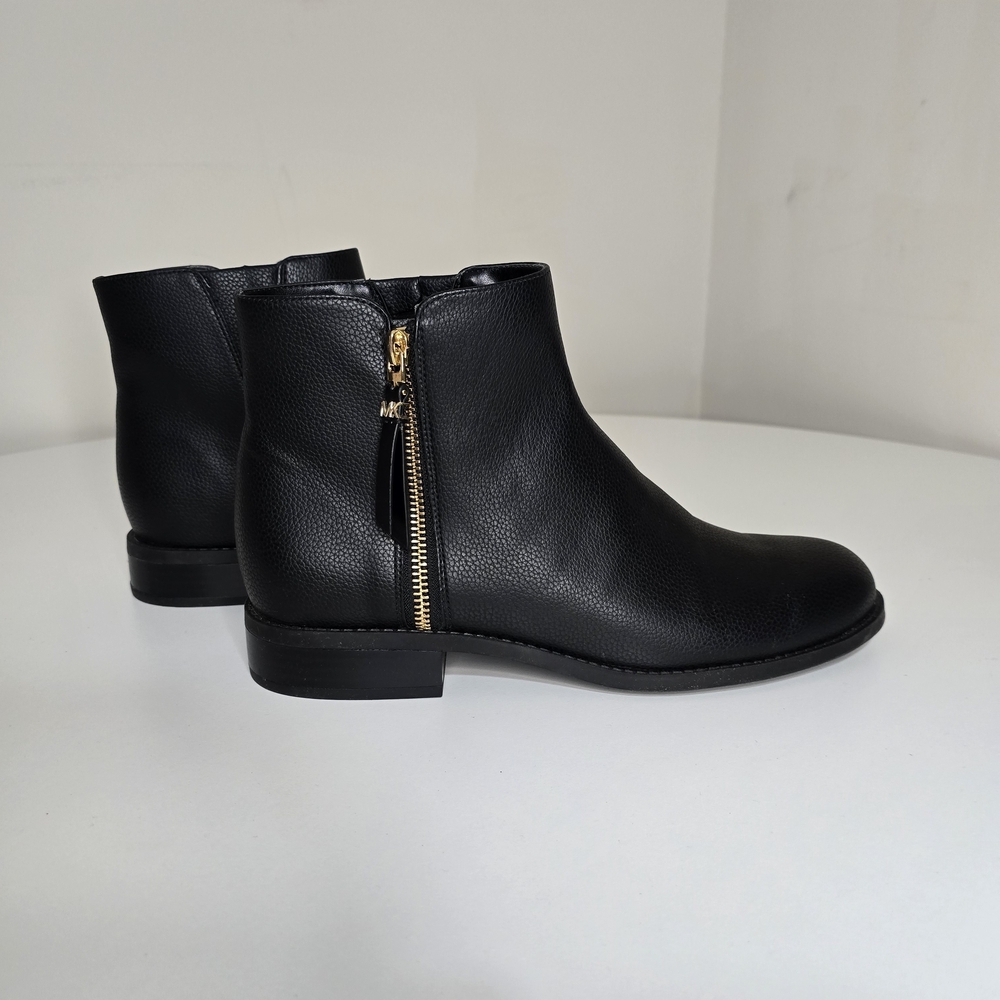 Michael Kors Britt Ankle Boots Size 9 - Picture 4 of 4